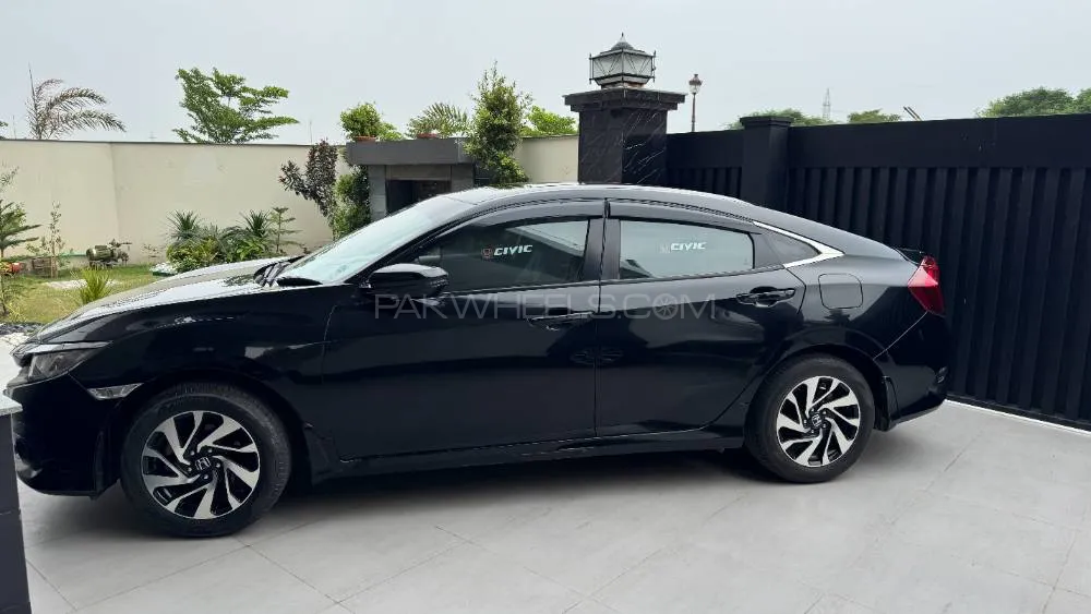 Honda Civic 2018 for Sale in Lahore Image-1