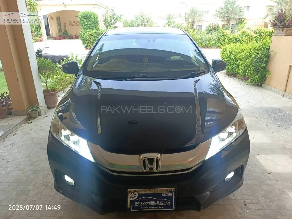 Honda Grace Hybrid 2014 for Sale in Karachi Image-1