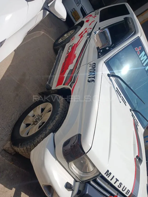 Mitsubishi Pajero 1993 for Sale in Karachi Image-1