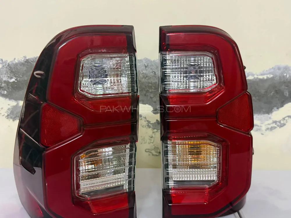 revo back lights Image-1