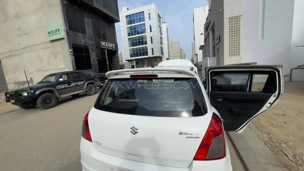Suzuki Swift 2013 for Sale in Karachi Image-1