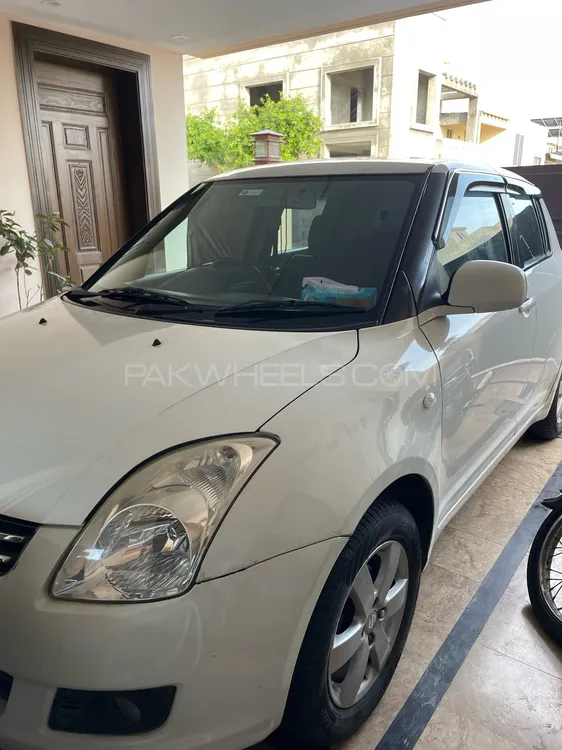Suzuki Swift 2015 for Sale in Karachi Image-1