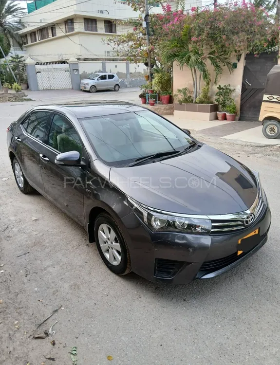 Toyota Corolla 2017 for Sale in Karachi Image-1