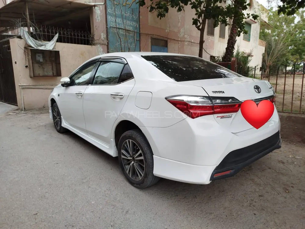 Toyota Corolla 2019 for Sale in Karachi Image-1