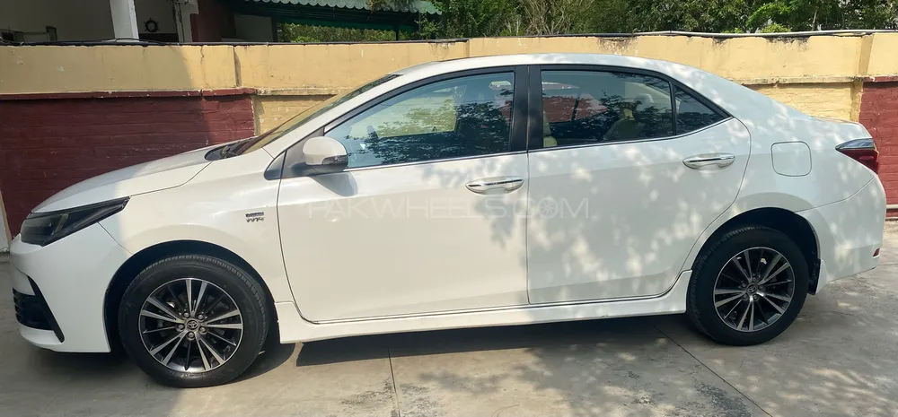 Toyota Corolla 2018 for Sale in Islamabad Image-1