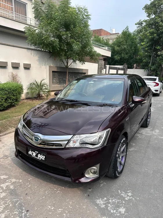 Toyota Corolla Axio 2013 for Sale in Wah cantt Image-1