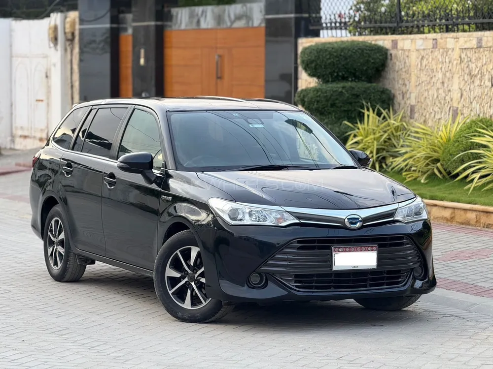 Toyota Corolla Fielder 2015 for Sale in Karachi Image-1