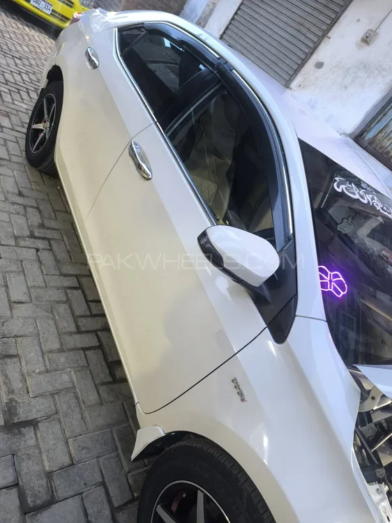 Toyota Corolla 2016 for Sale in Larkana Image-1