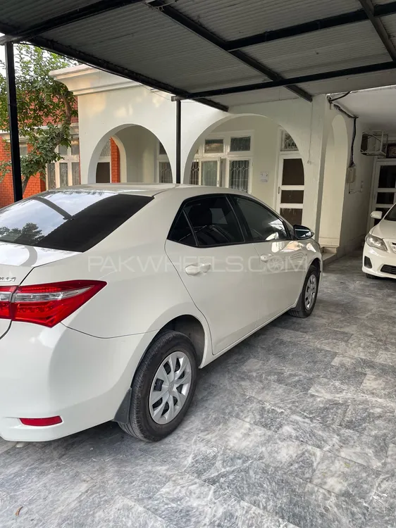 Toyota Corolla 2015 for Sale in Peshawar Image-1