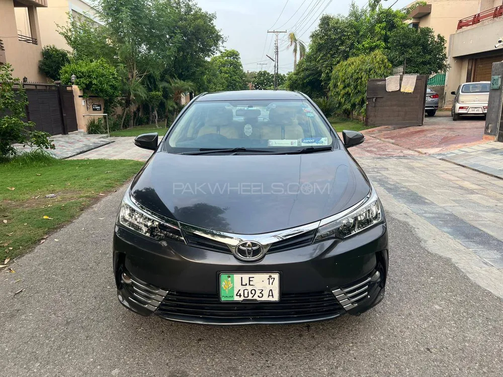 Toyota Corolla 2017 for Sale in Lahore Image-1