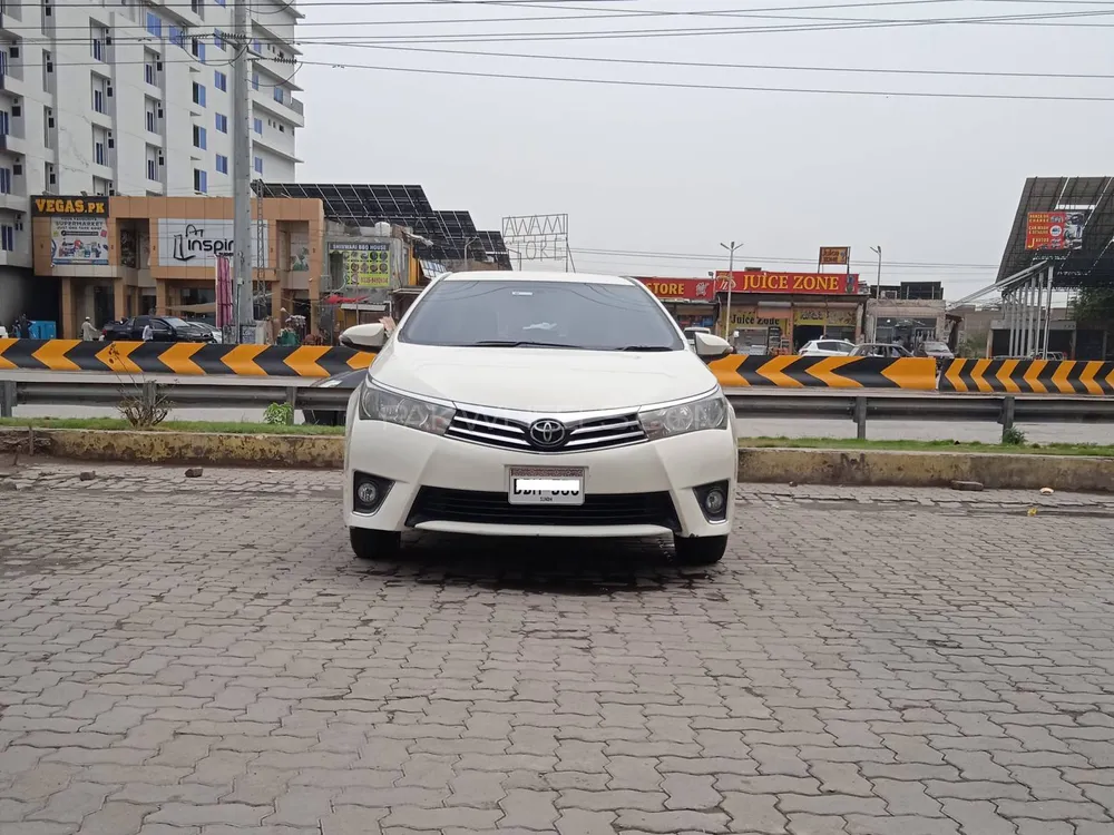 Toyota Corolla 2015 for Sale in Peshawar Image-1