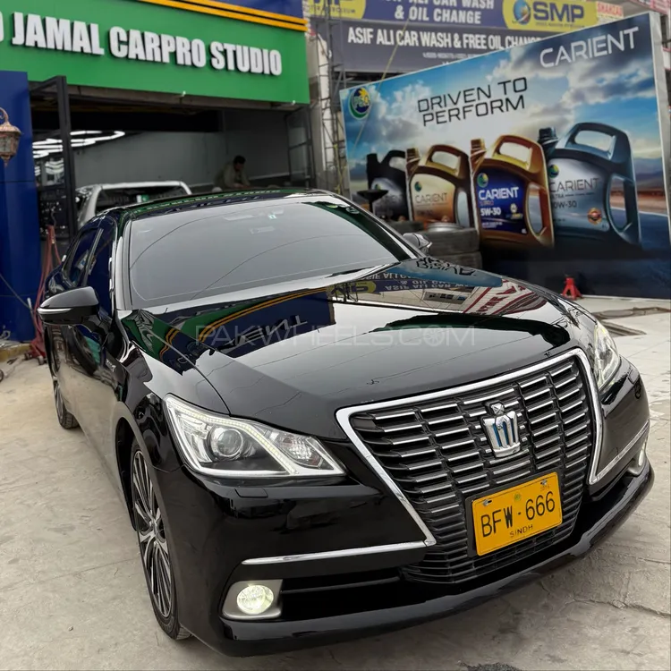 Toyota Crown 2016 for Sale in Peshawar Image-1
