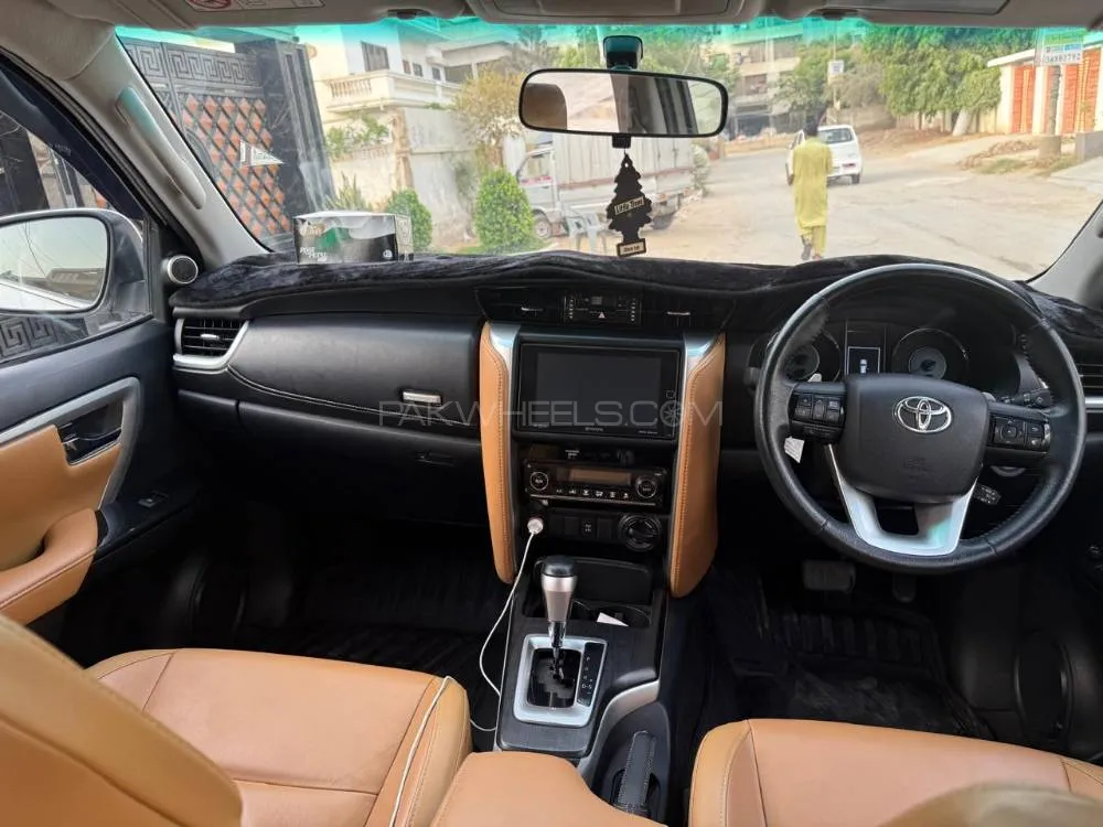Toyota Fortuner 2017 for Sale in Karachi Image-1