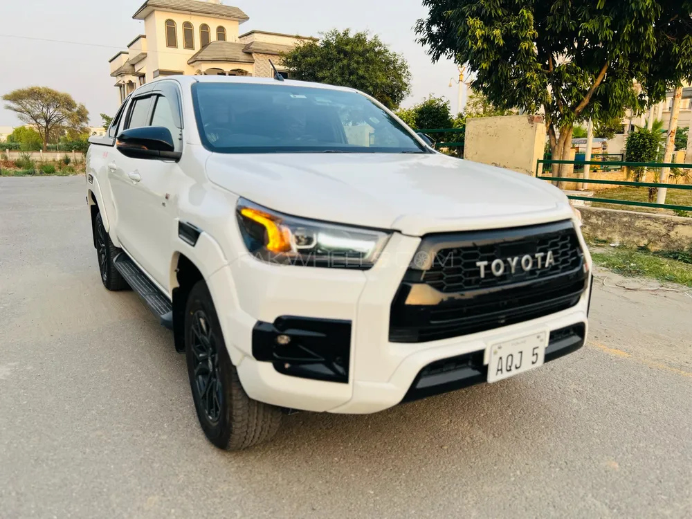 Toyota Hilux 2023 for Sale in Islamabad Image-1