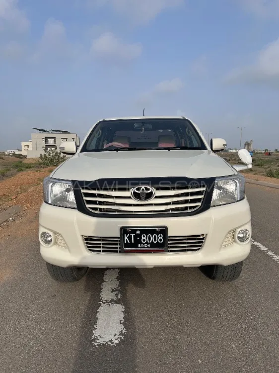 Toyota Hilux 2013 for Sale in Karachi Image-1