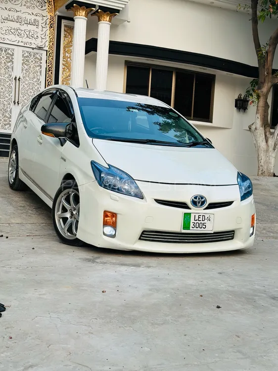 Toyota Prius 2011 for Sale in Sheikhupura Image-1