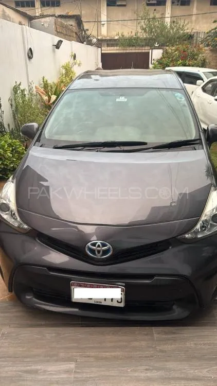 Toyota Prius 2015 for Sale in Karachi Image-1