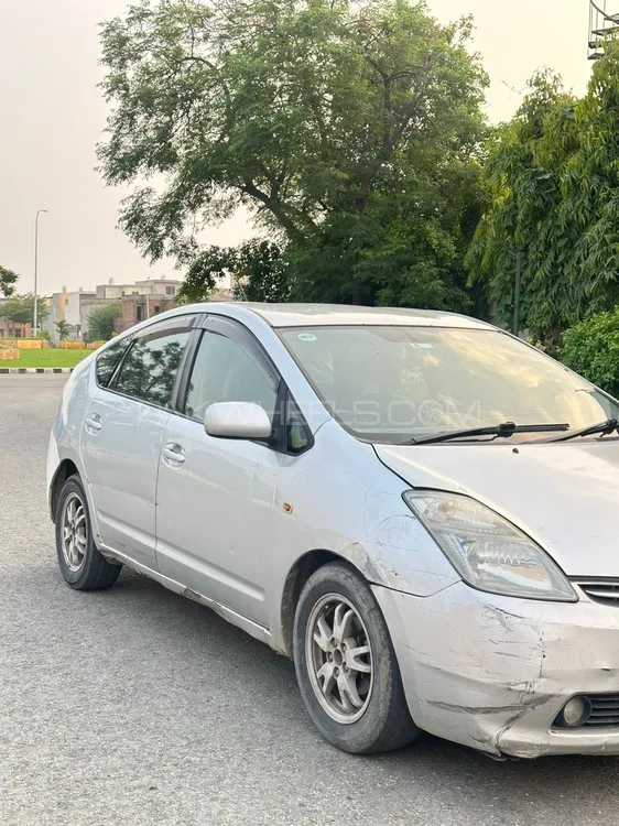 Toyota Prius 2010 for Sale in Lahore Image-1
