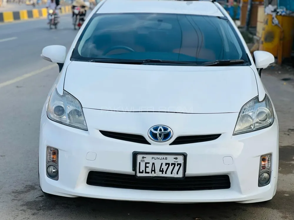 Toyota Prius 2010 for Sale in Swabi Image-1