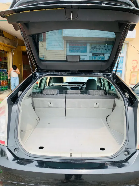 Toyota Prius 2010 for Sale in Swabi Image-1