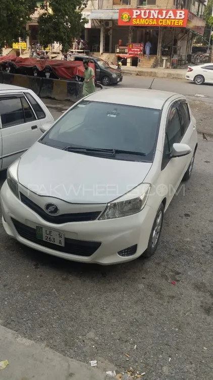 Toyota Vitz 2011 for Sale in Mandi bahauddin Image-1