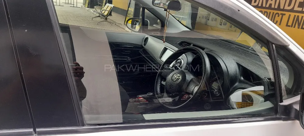 Toyota Vitz 2015 for Sale in Rawalpindi Image-1