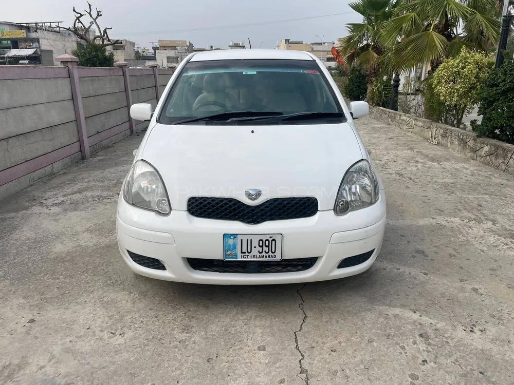 Toyota Vitz 2000 for Sale in Wah cantt Image-1
