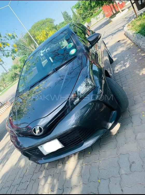 Toyota Vitz 2015 for Sale in Rawalpindi Image-1