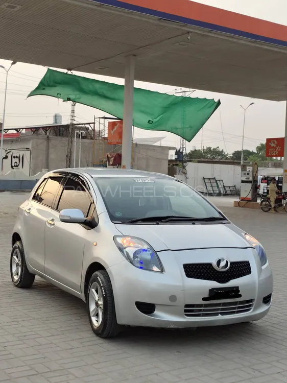 Toyota Vitz 2007 for Sale in Bannu Image-1