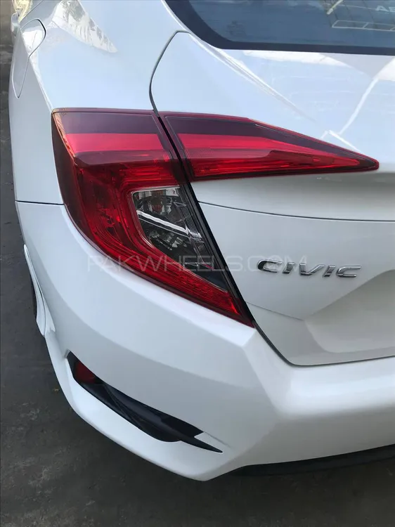 Honda Civic 2018 for Sale in Alipur Chatta Image-1