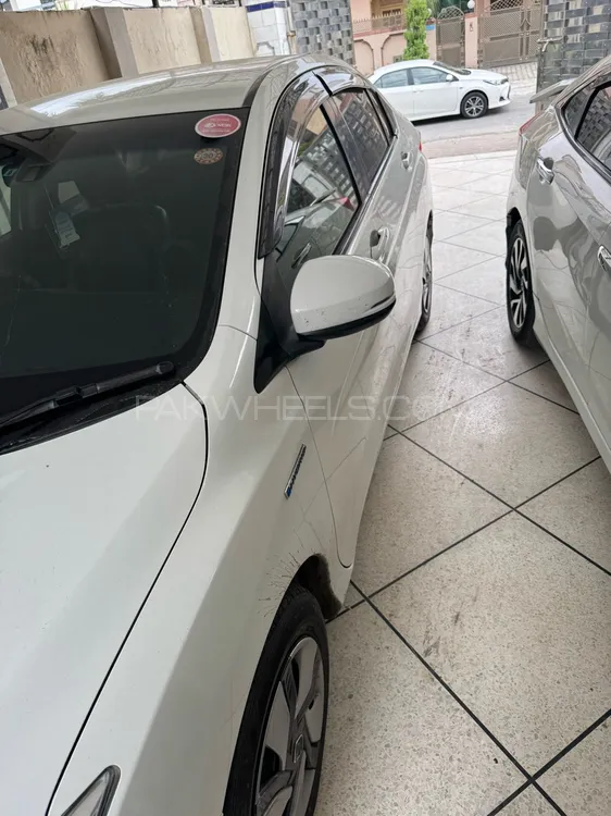 Honda Grace Hybrid 2015 for Sale in Islamabad Image-1