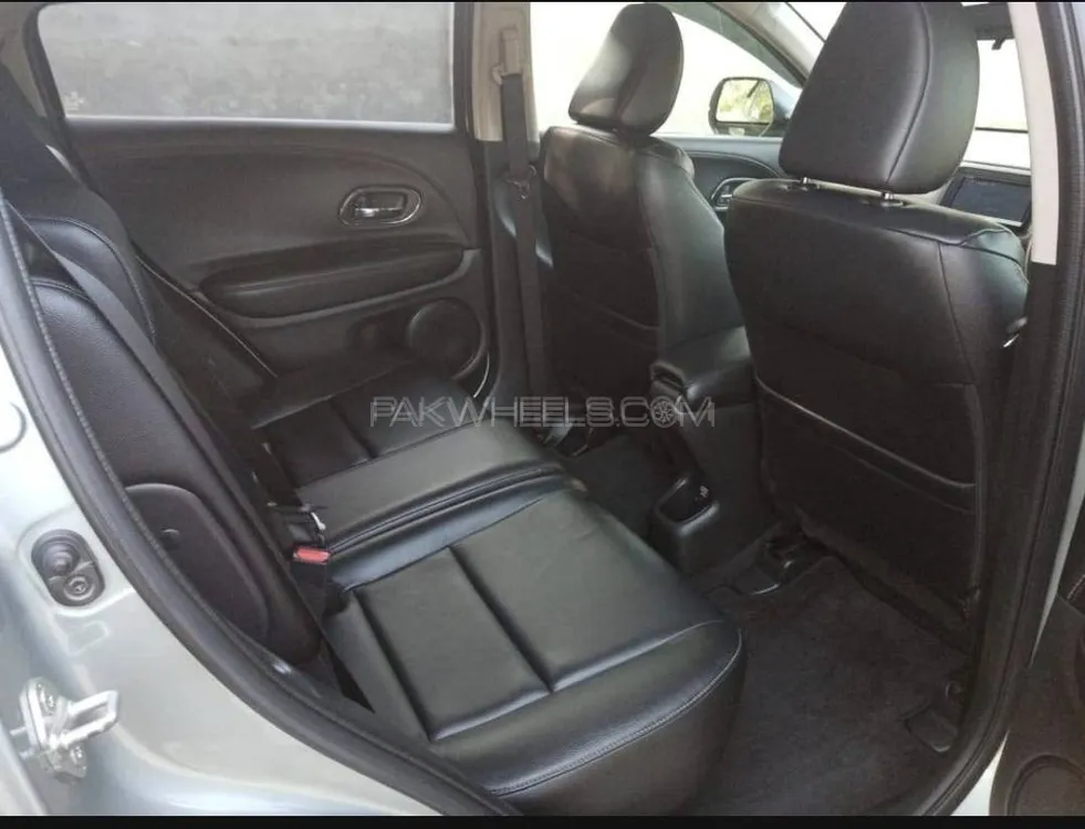 Honda Vezel 2014 for Sale in Peshawar Image-1