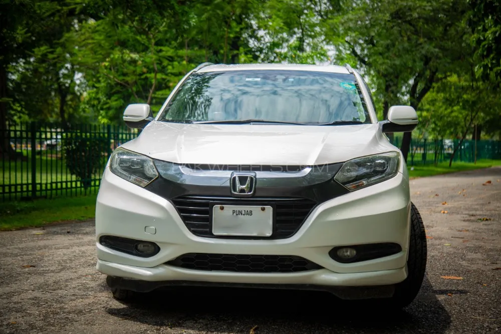 Honda Vezel 2015 for Sale in Lahore Image-1