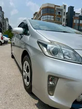 Toyota Prius S LED Edition 1.8 2012 for Sale