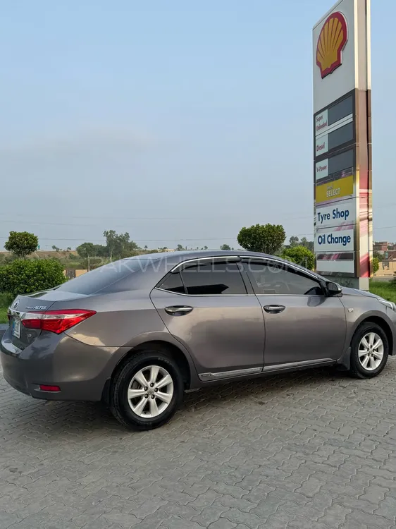 Toyota Corolla 2015 for Sale in Sialkot Image-1