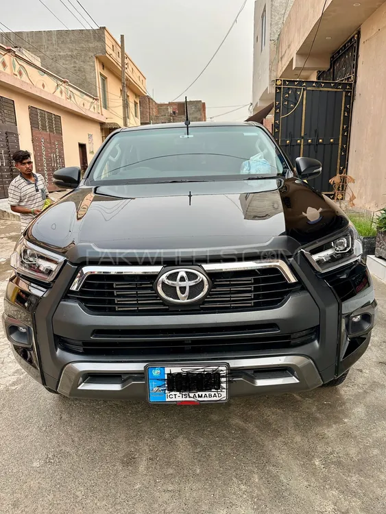 Toyota Hilux 2025 for Sale in Lahore Image-1