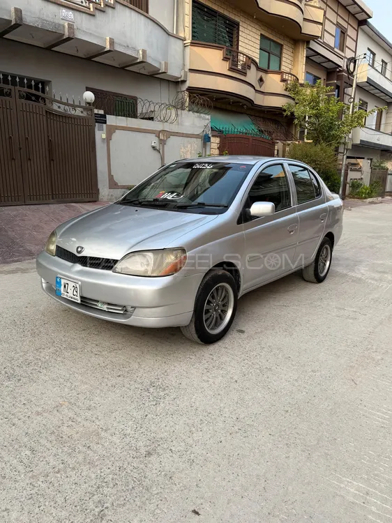 Toyota Platz 2000 for Sale in Islamabad Image-1