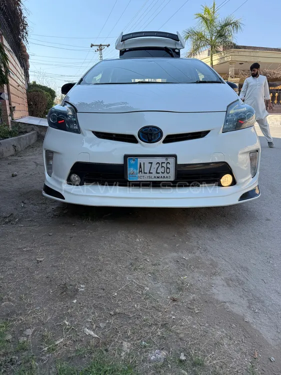 Toyota Prius 2014 for Sale in Lahore Image-1