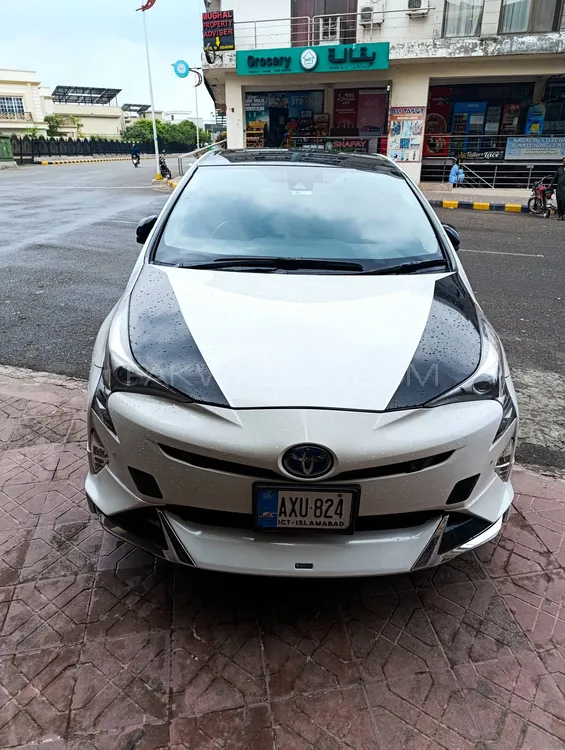 Toyota Prius 2018 for Sale in Islamabad Image-1