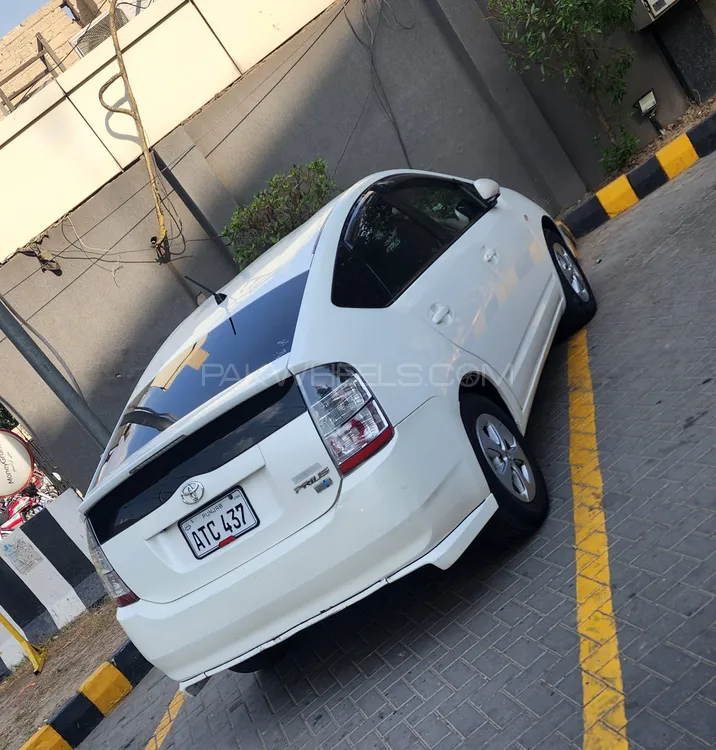 Toyota Prius 2004 for Sale in Lahore Image-1