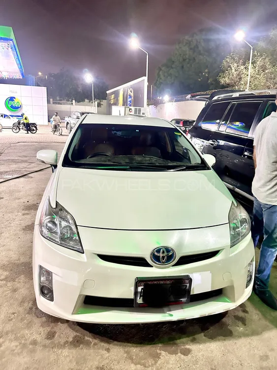 Toyota Prius 2010 for Sale in Karachi Image-1