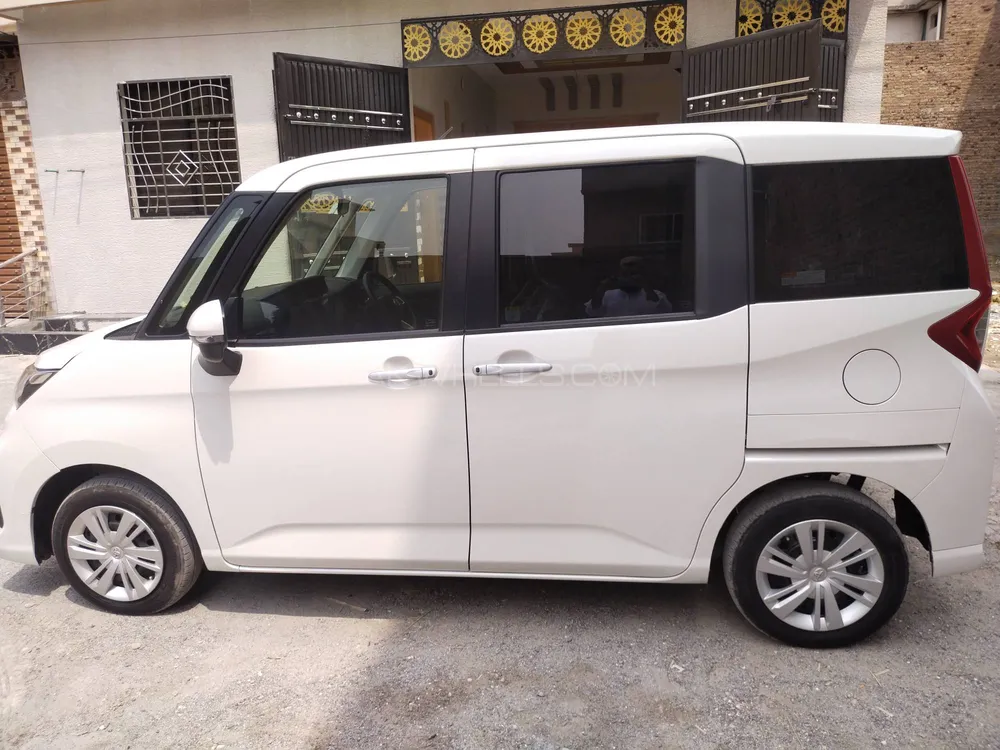 Toyota Roomy 2022 for Sale in Peshawar Image-1