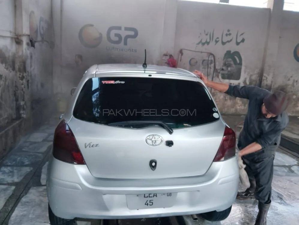 Toyota Vitz 2005 for Sale in Peshawar Image-1
