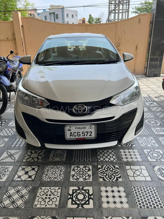 Toyota Yaris Sedan 2020 for Sale in Lahore Image-1