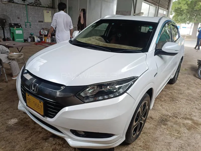 Honda Vezel 2016 for Sale in Karachi Image-1