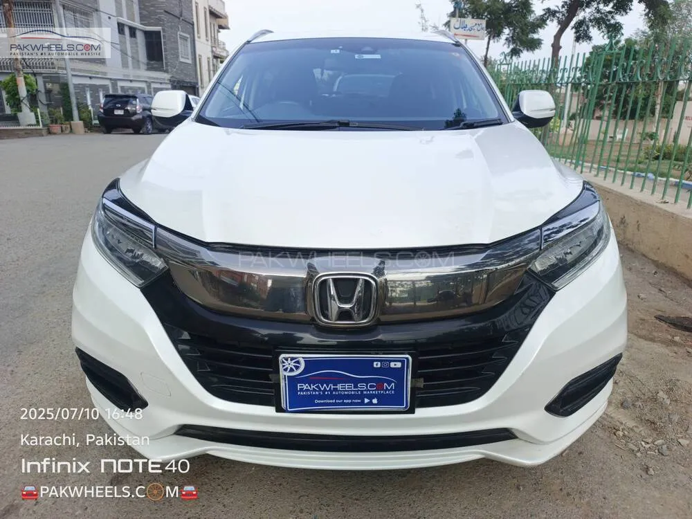 Honda Vezel 2018 for Sale in Karachi Image-1