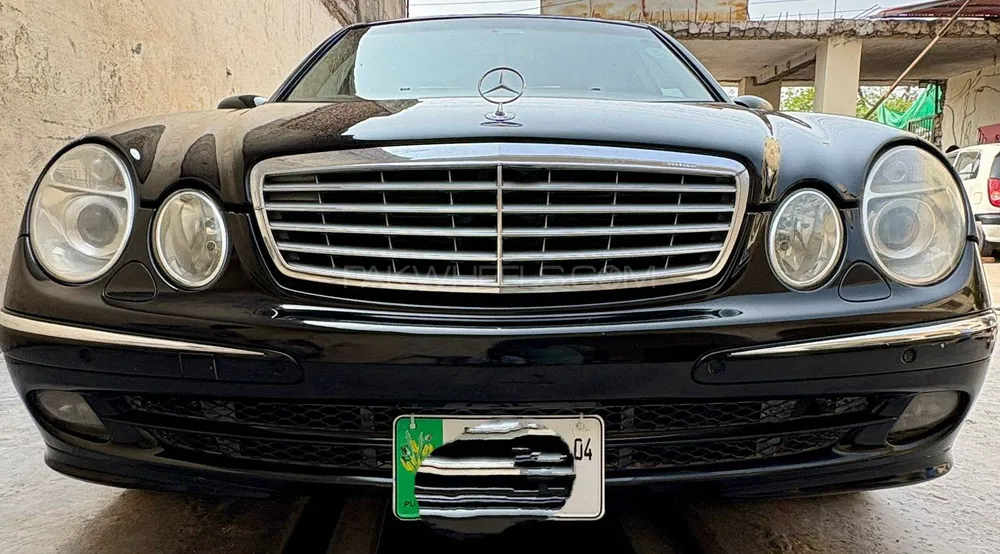 Mercedes Benz E Class 2004 for Sale in Islamabad Image-1