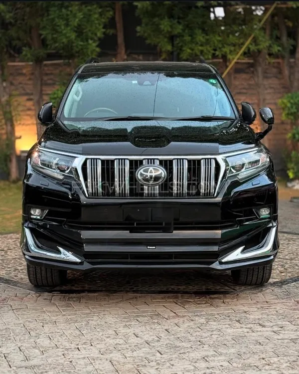 Toyota Land Cruiser 2020 for Sale in Multan Image-1
