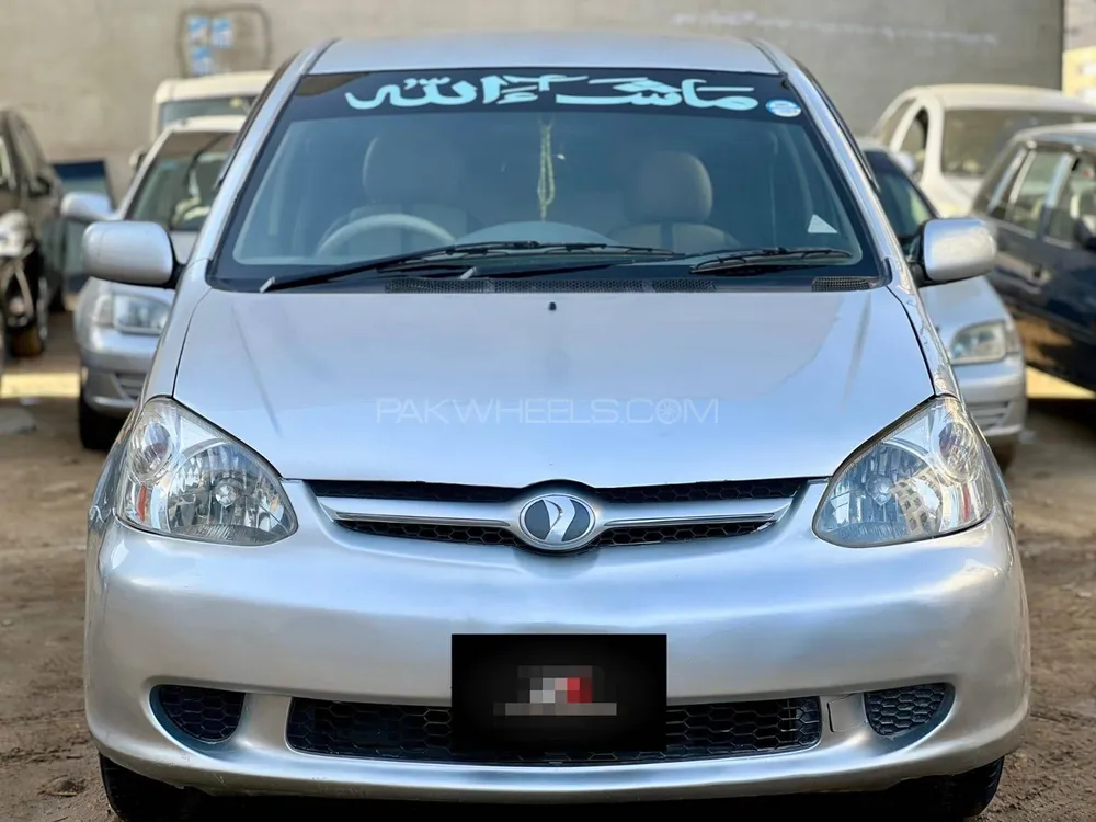 Toyota Platz 2005 for Sale in Karachi Image-1