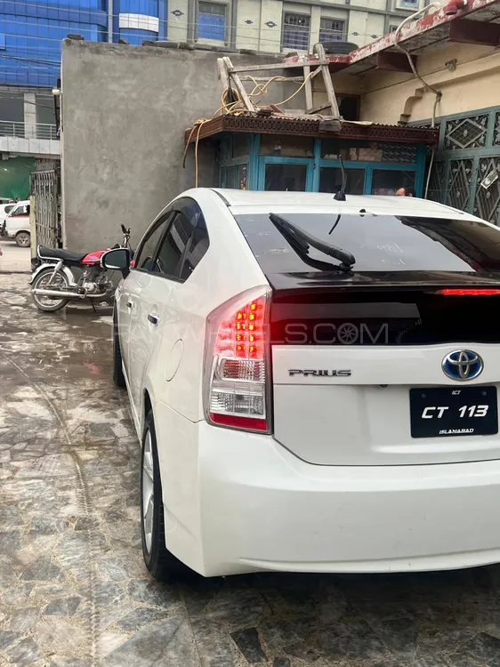 Toyota Prius 2011 for Sale in Peshawar Image-1